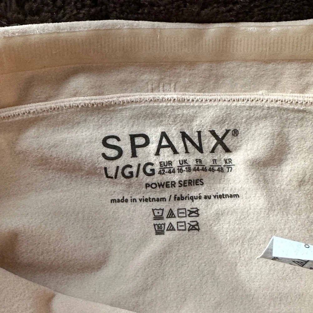 SPANX seamless light